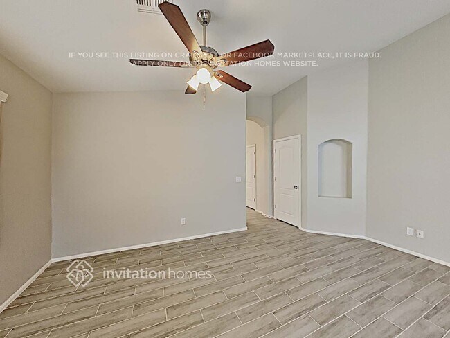 Building Photo - 16097 W Kendall St