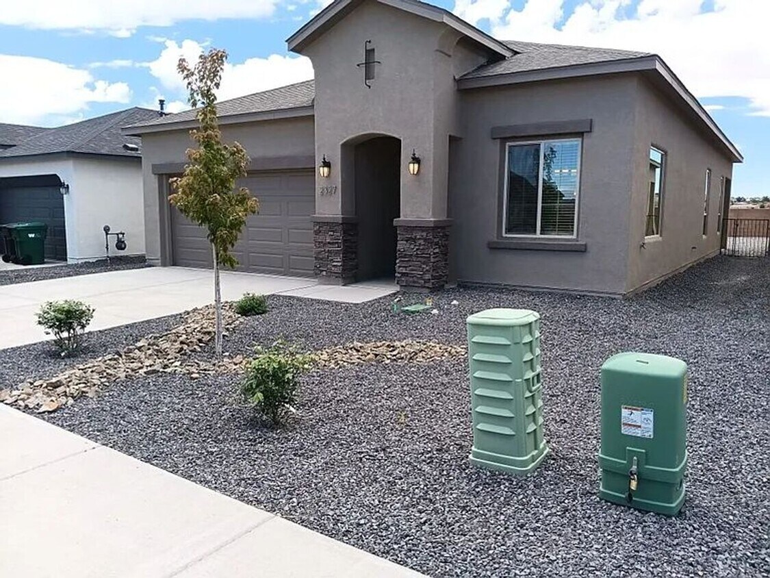Primary Photo - Welcome to this beautiful 3 bedroom, 2 bat...