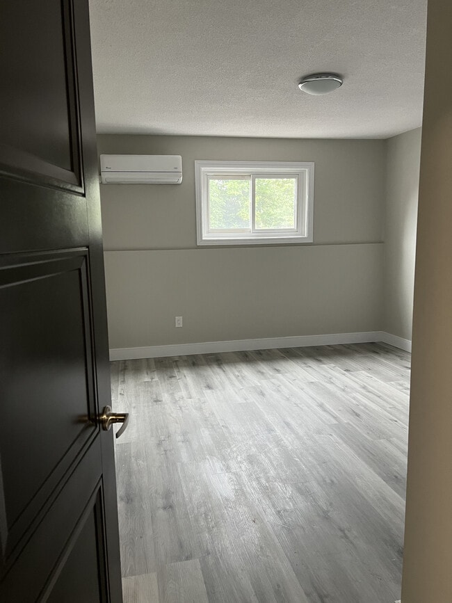 Building Photo - 240 Water St W