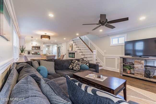 Building Photo - 605 Monmouth Ave