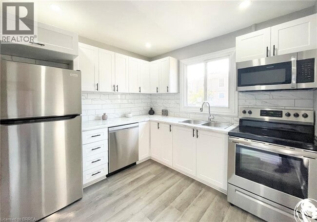 Photo du bâtiment - 10 Angus Rd