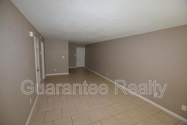 Building Photo - 812 Plum St