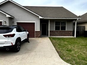 Building Photo - 21447 W Wallis Dr
