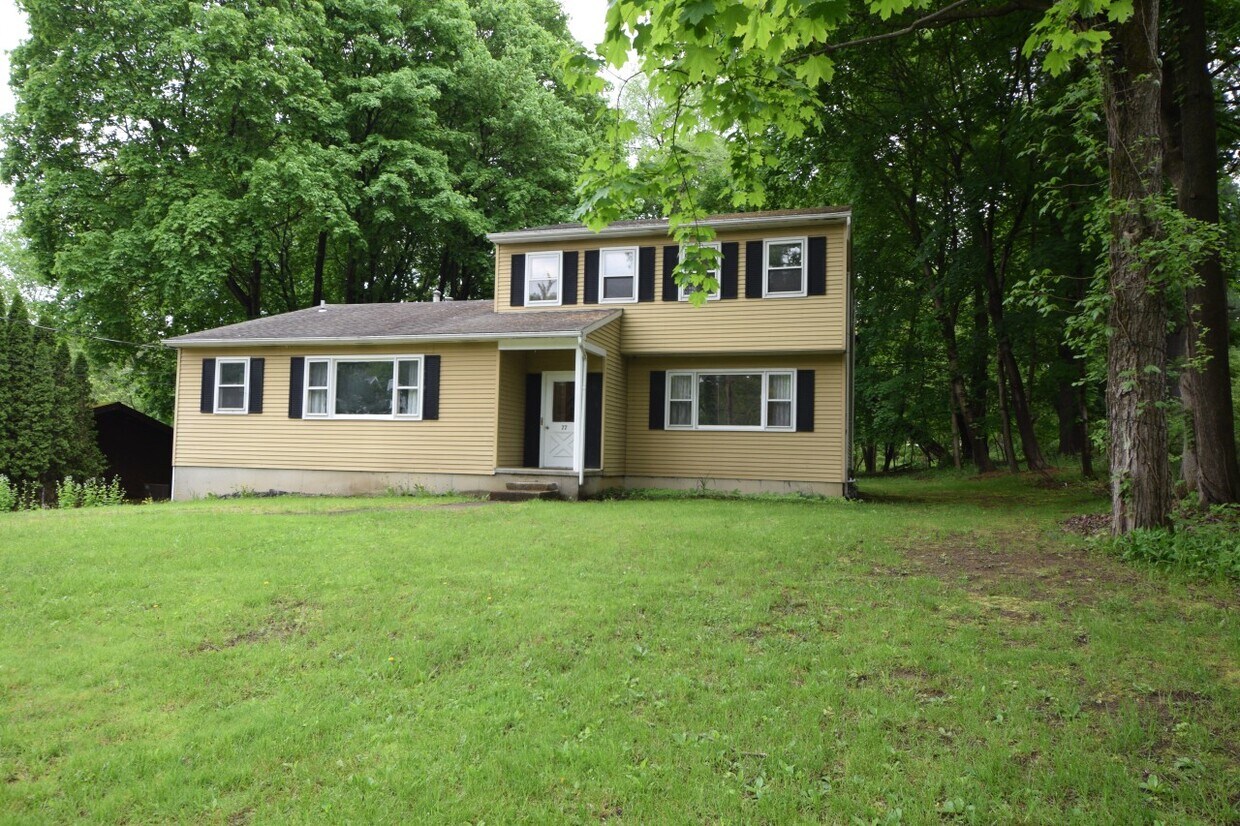 77 McCormack Rd, Slingerlands, NY 12159 Townhouse for Rent in