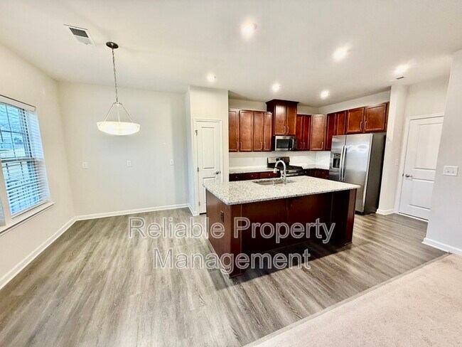 Foto del edificio - 1673 Ripley Woods St