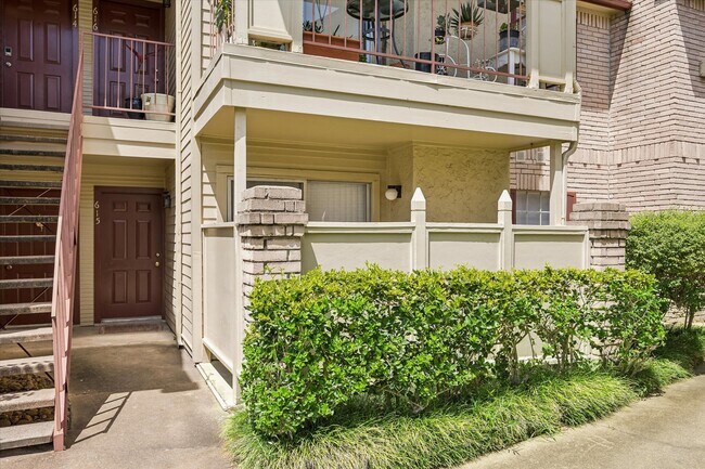 Building Photo - 2120 El Paseo St