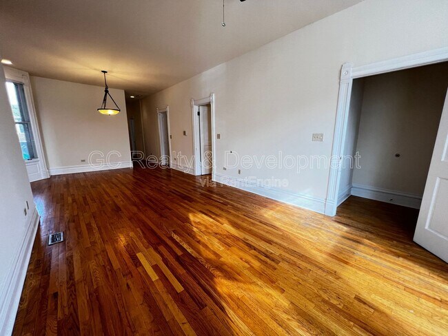 Building Photo - 3340 N Clifton Ave