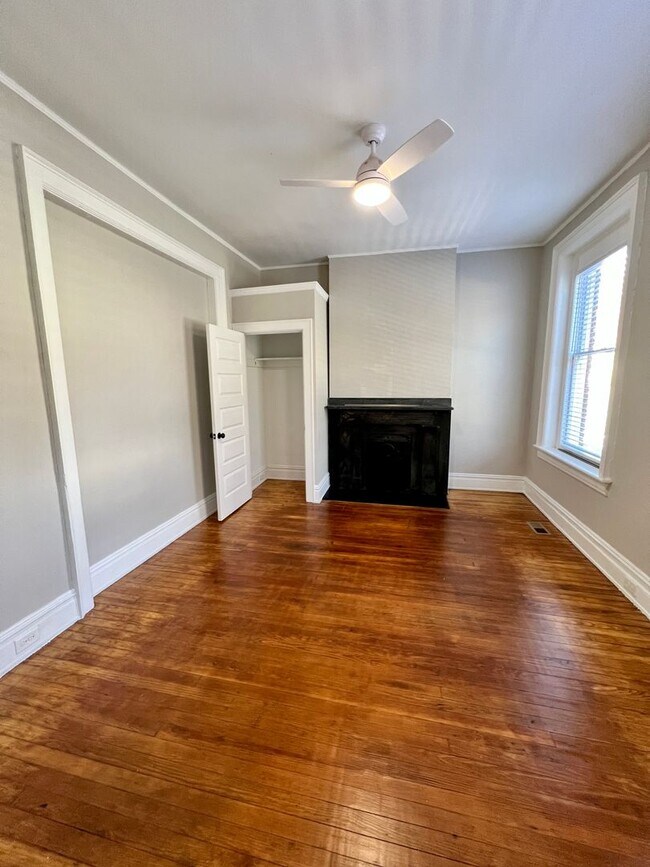 Foto del edificio - 2801-2803 E Marshall Street