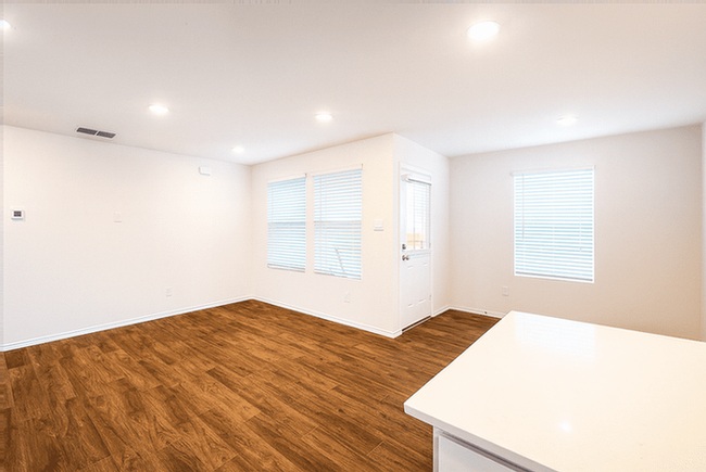 Building Photo - 2111 Organ Pipe Cactus