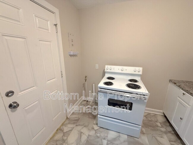 Foto del edificio - 2728 Remington St