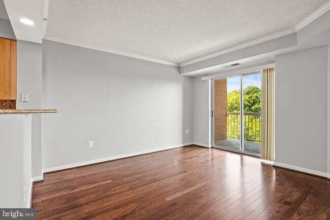 Foto del edificio - 3101 N Hampton Dr