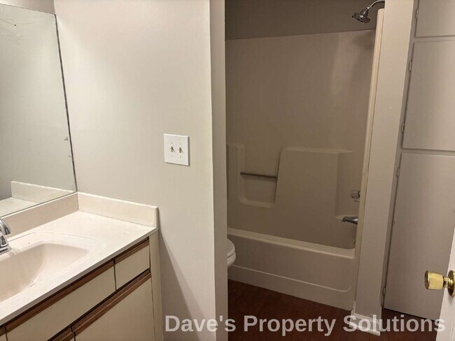 Foto del edificio - 617 Balfour Rd