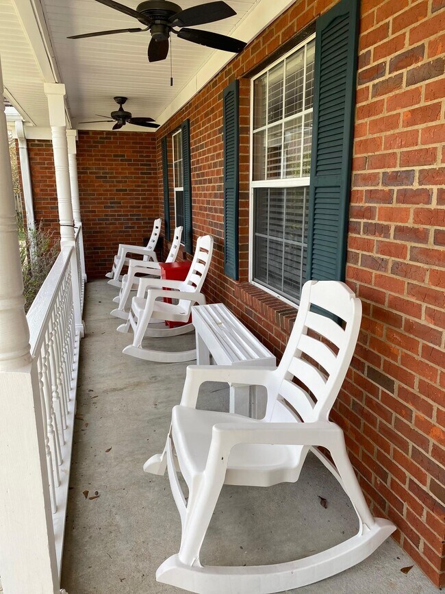 Foto del edificio - 1296 Fern Hill Ct