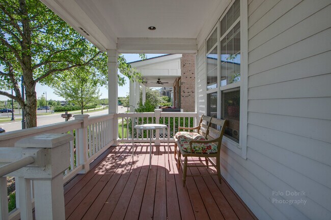 Foto del edificio - 2474 W Lake Ave