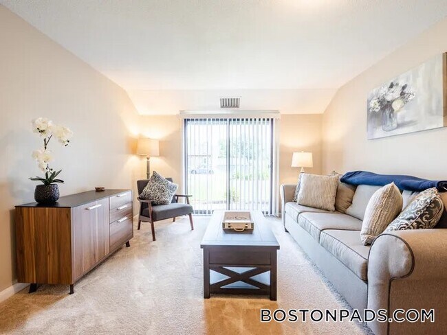 Foto del edificio - 28 Forest Acres Dr