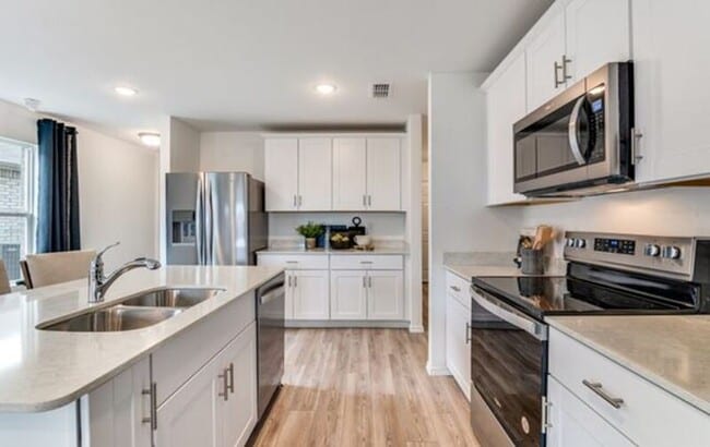 Building Photo - 803 Poppy Cv Ln