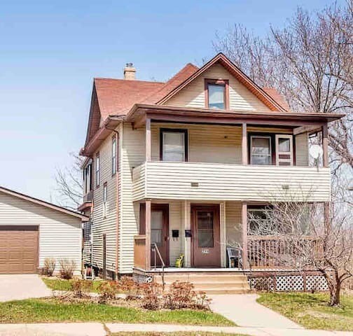Front of the duplex - 205 George St W
