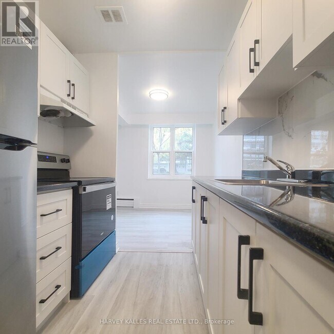 Building Photo - 125 Shelborne Ave