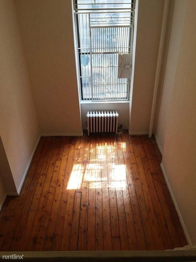 Foto del edificio - 525 E 83rd St