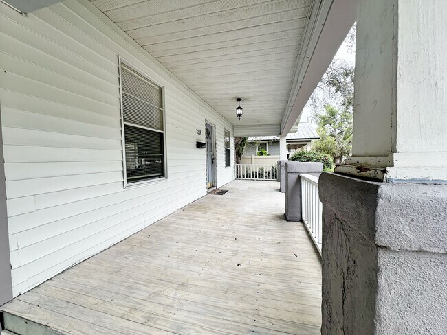 Building Photo - Cozy 3 bedroom / 1 bath home in Tampa Heig...