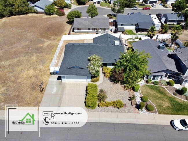 Foto del edificio - 1764 Whistling Dr