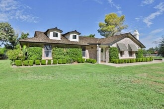 Building Photo - 2672 E Mesquite St