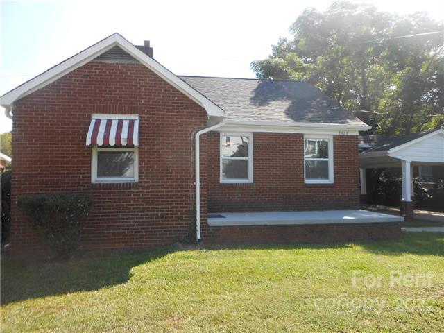 Primary Photo - 2428 Statesville Ave
