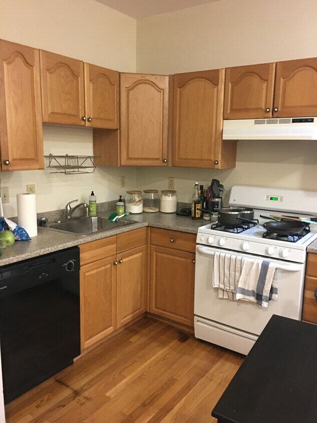 Primary Photo - 290 Beacon St