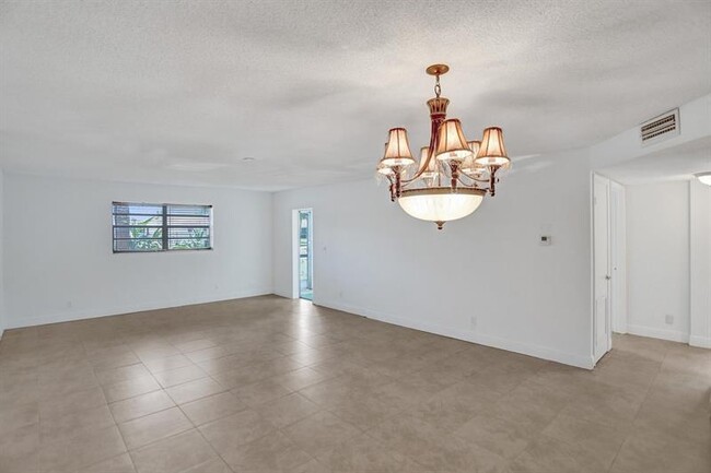 Foto del edificio - 22605 SW 66th Ave