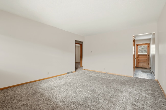 Foto del edificio - 171 Skyline Dr