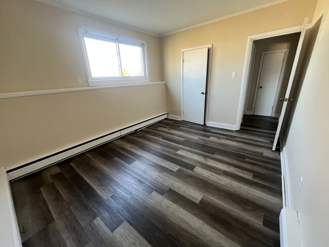 Building Photo - 445 Covert St