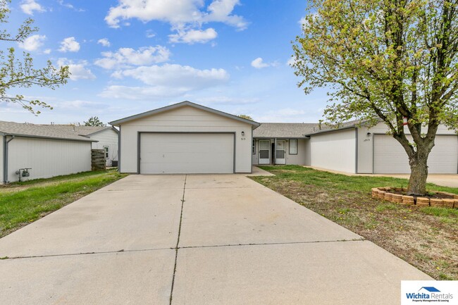 Building Photo - 3 bedroom 2 bath duplex - Derby Schools