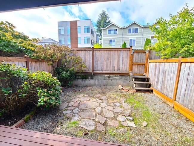 Building Photo - 6527 35th Ave NE