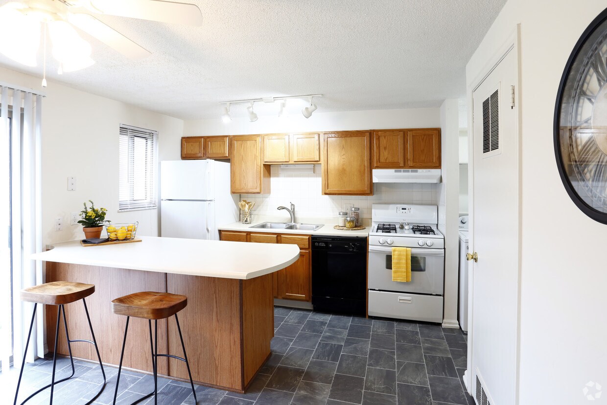 Coventry Court Townhome Apartments Fort Wayne, IN