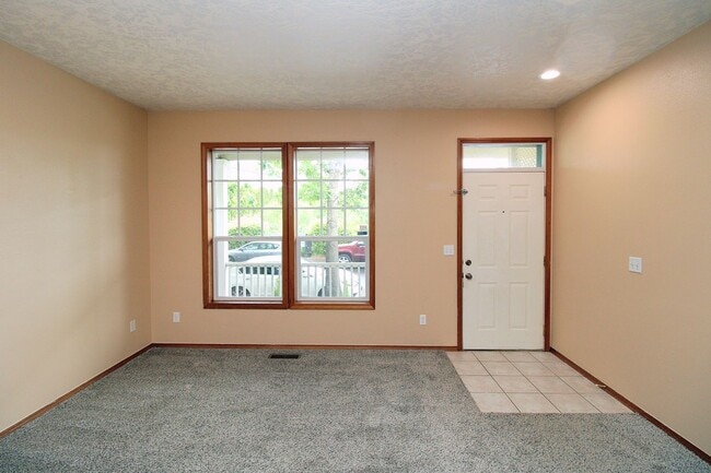 Building Photo - 22032 NE Chinook Way