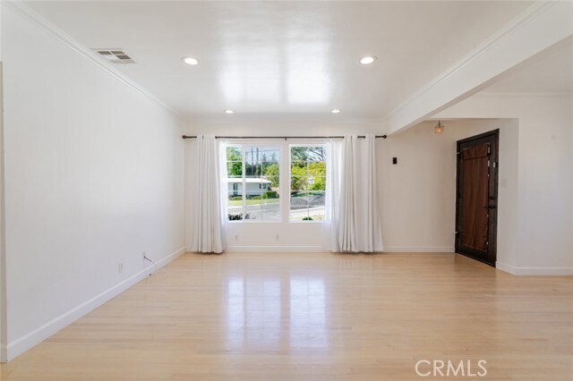 Foto del edificio - 3960 Mayfield Ave