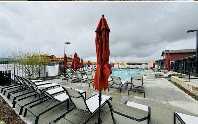 Foto del edificio - 40310 Melrose Dr