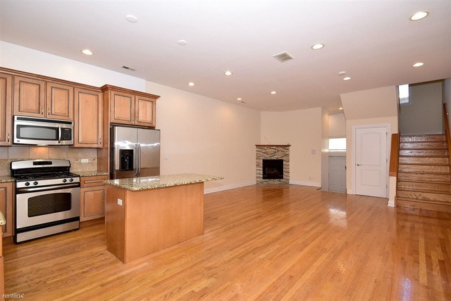 Building Photo - 5210 S King Dr