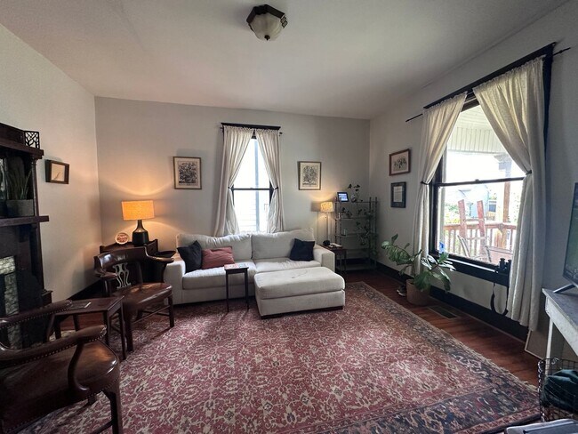 Foto del edificio - 3901 Elkins Ave