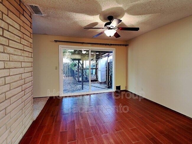 Building Photo - 7039 La Costa Ln