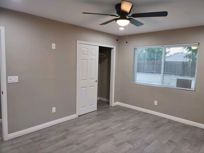 Building Photo - READY NOW! Newly Renovated! 4 Bdrm + Large Fenced Yard