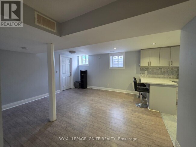 Photo du bâtiment - 66 Tideswell Blvd