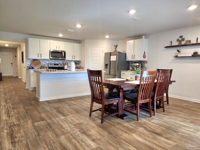 Building Photo - 7565 Steeplechase Blvd