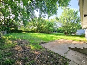 Building Photo - 1413 Sherry Ln