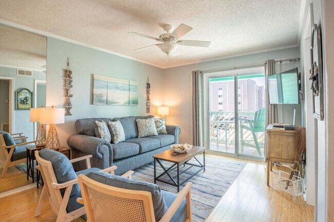 Foto del edificio - OFF-SEASON FURNISHED MONTHLY RENTAL STARTI...