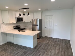 Building Photo - 17210 Newhope St