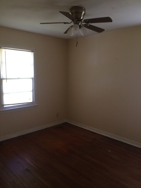 Foto del edificio - 5909 Henderson Ave