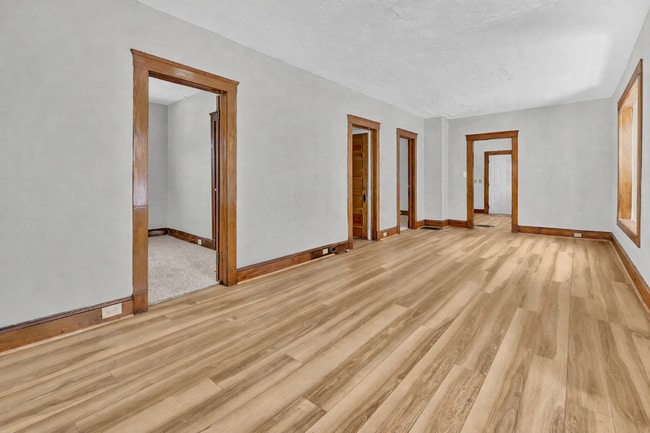 Foto del edificio - 1261 E 123rd St