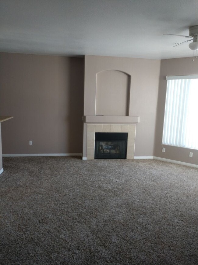 Building Photo - 7115 S Durango Dr