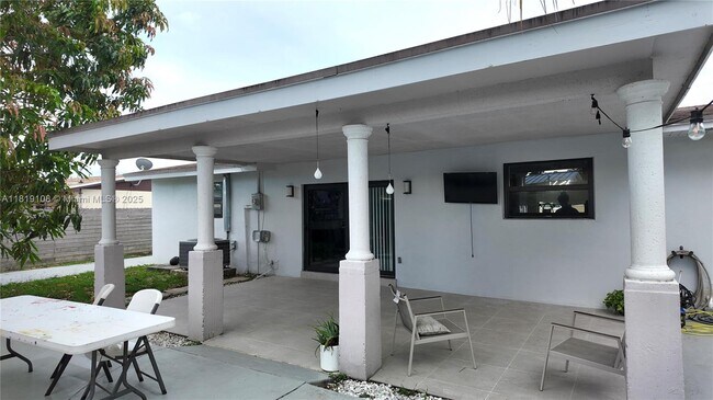 Foto del edificio - 15831 SW 106th Ave